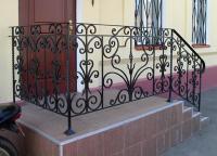 Перила кованые на входную группу